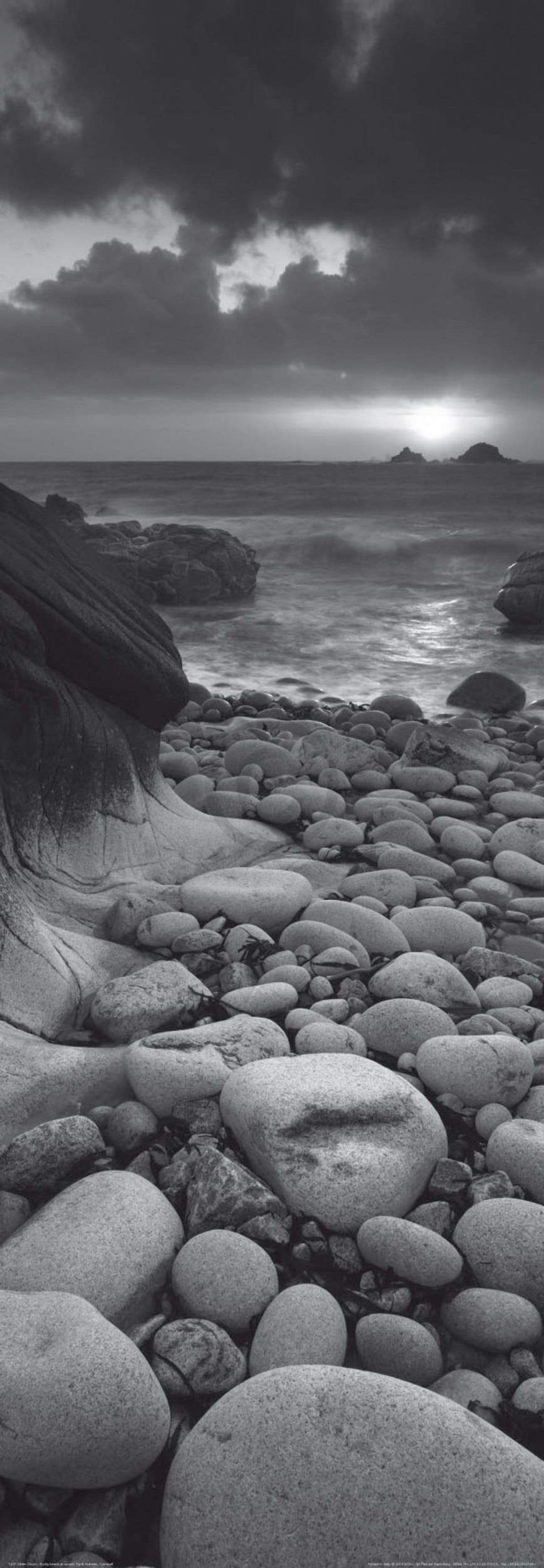 Affiche Art Helen Dixon - Rocky beach at sunset 33x95cm