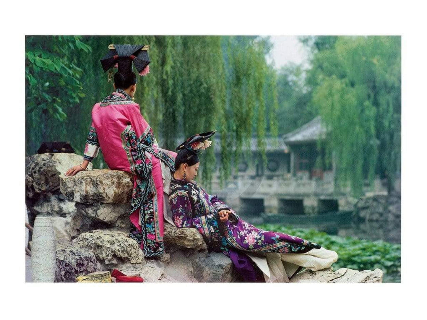 Affiche Art Basil Pao - Garden of Fragrant Light 80x60cm